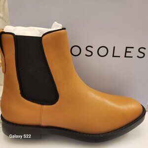 Aerosoles " Tropea" Tan/Black Booties. NIB. Size 7.5 Wide